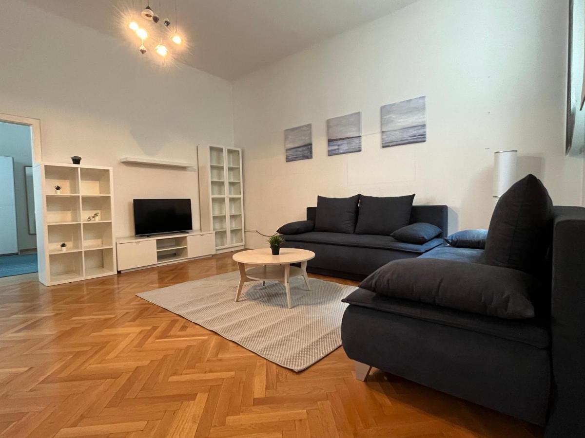 Stylish Apt Near Urania 1Br Apartment Vienna Exterior photo