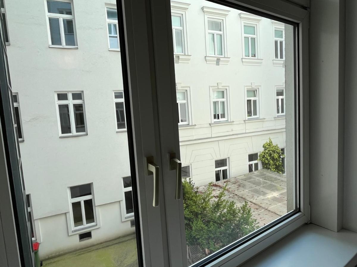 Stylish Apt Near Urania 1Br Apartment Vienna Exterior photo